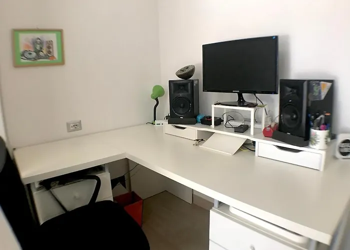 Spacious And Bright Flat In Apartman Róma