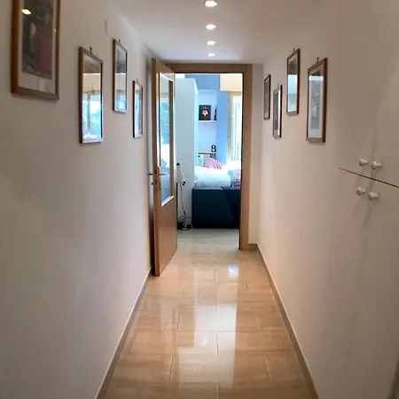 Spacious And Bright Flat In *