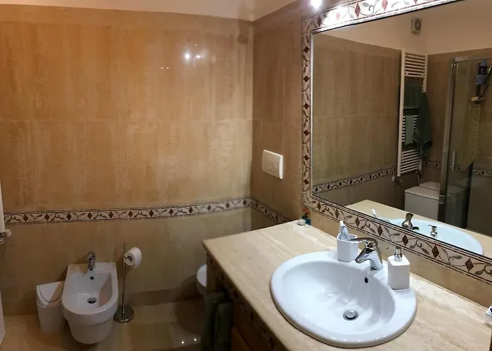 Spacious And Bright Flat In Рим