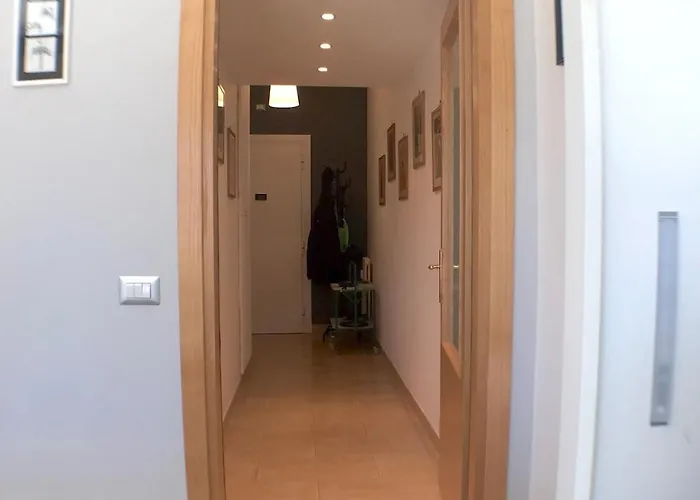 Spacious And Bright Flat In アパート *