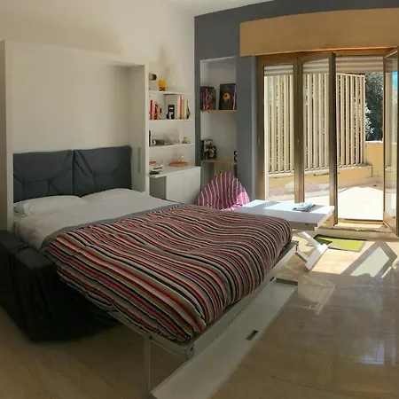 Lägenhet Spacious And Bright Flat In